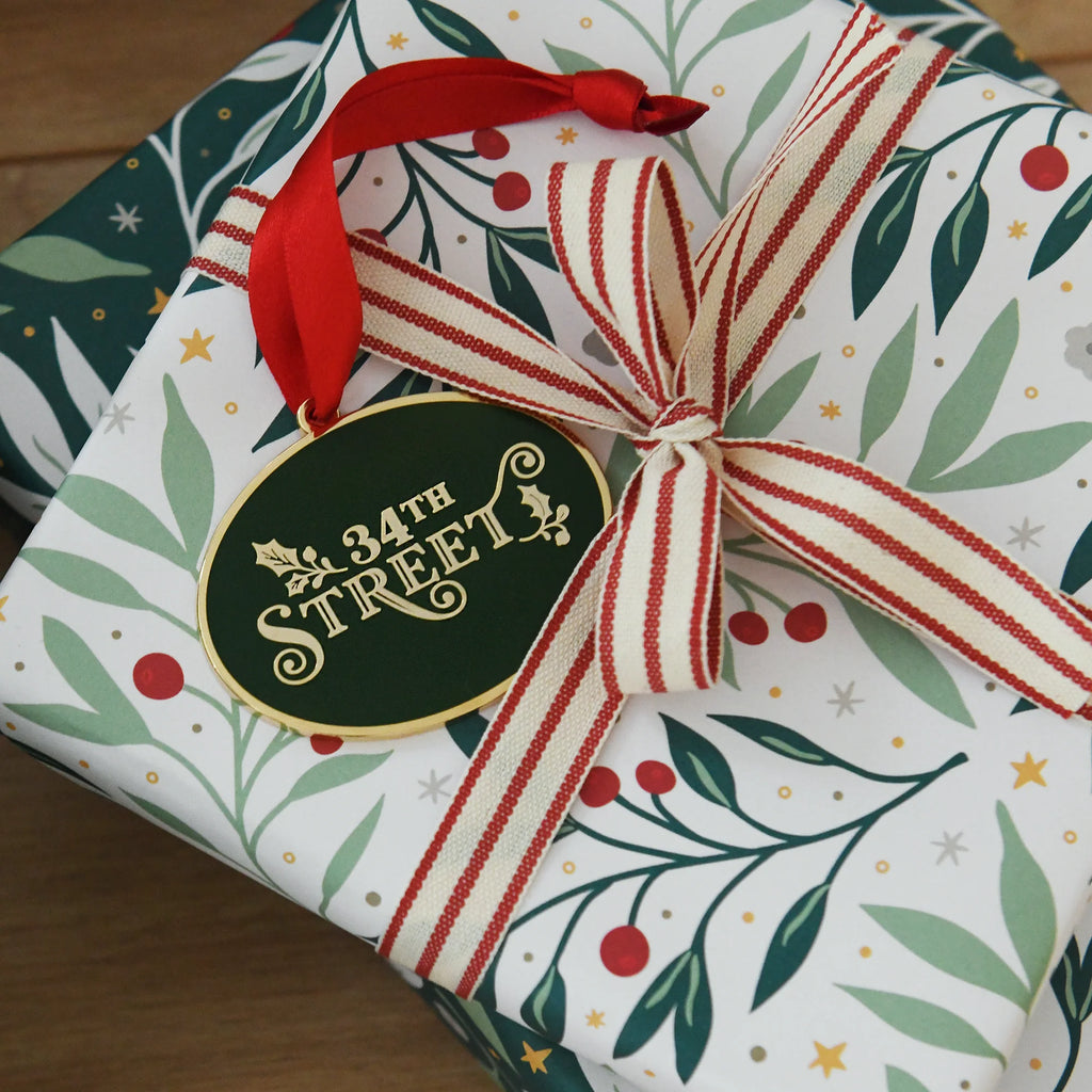 Clara and Macy Meredith White Christmas Foliage Wrapping Paper Set
Eco Friendly Plastic Free